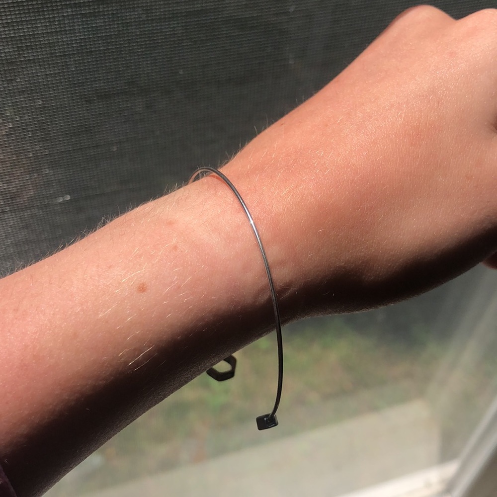 Three bracelets - Picture 4 of 9